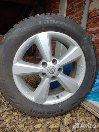Laufenn I Fit Ice LW 71 215/60 R17