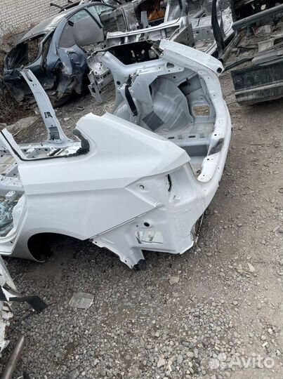 Задняя часть кузова задок белый универсал