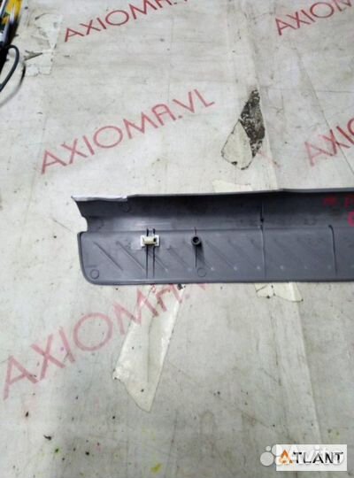 Порожек пластиковый передний левый mazda demio