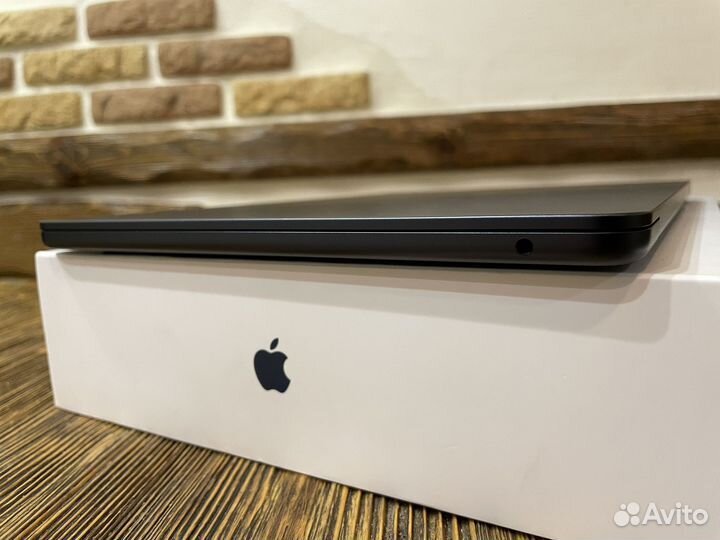 MacBook Air M2 8/256 10 циклов