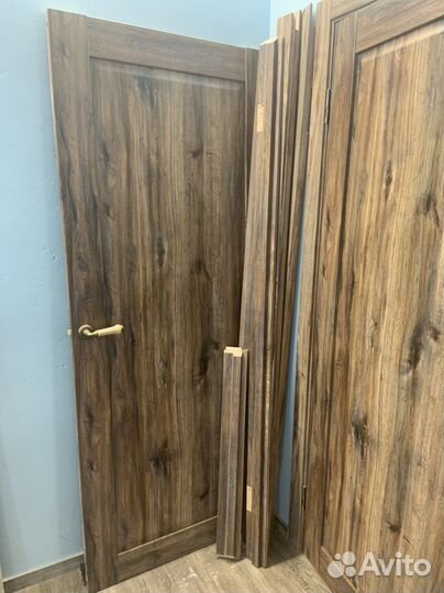 Дверь с ручкой