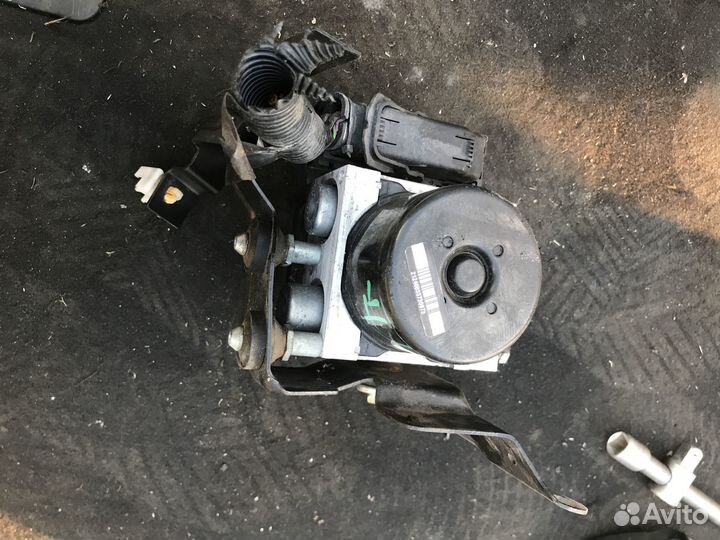 Блок ABS 476604X30E Nissan Pathfinder R51