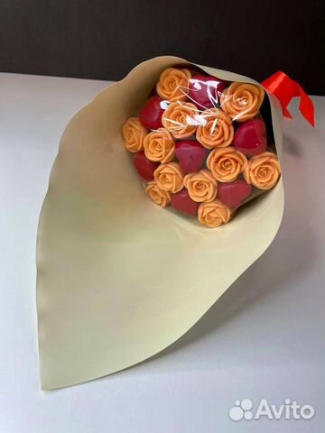 Шоколадные Розы и Сердца - 19 шт в Букете