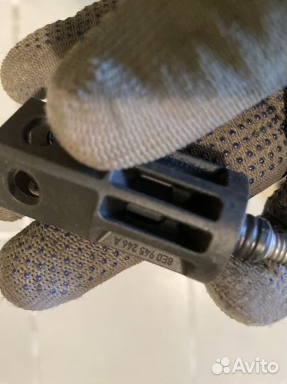 Болт крепления фонаря заднего Audi A4 B8