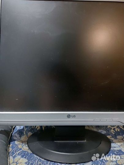 Монитор LG