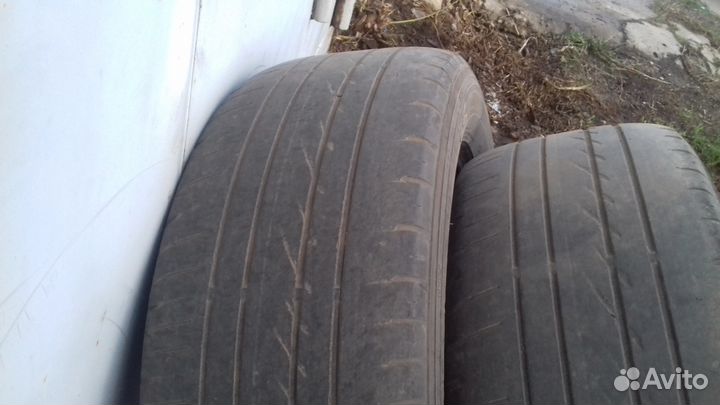Goodyear Eagle Touring 215/60 R16