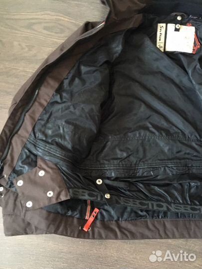 Горнолыжная куртка