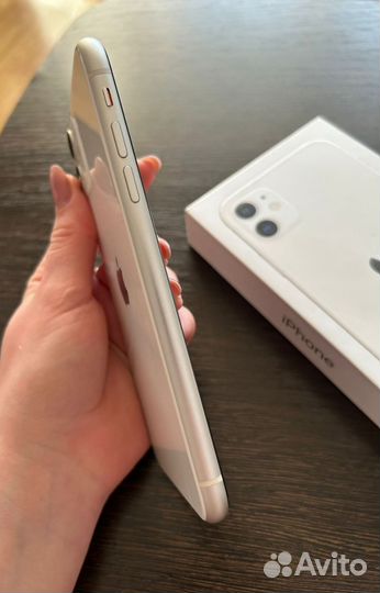 iPhone 11, 64 ГБ