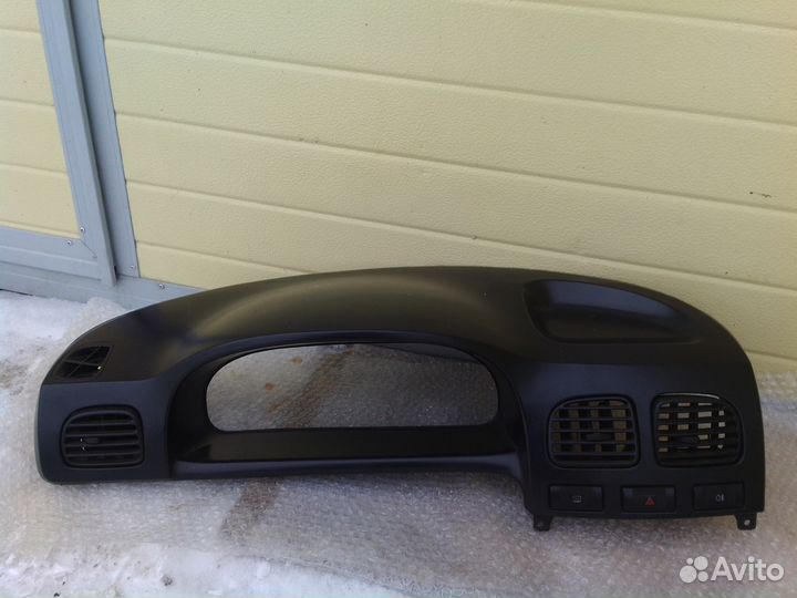 Киа Rio 1-накладка щитка приборов