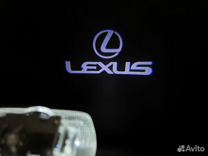 Проекция логотипа Lexus на двери Тип 2