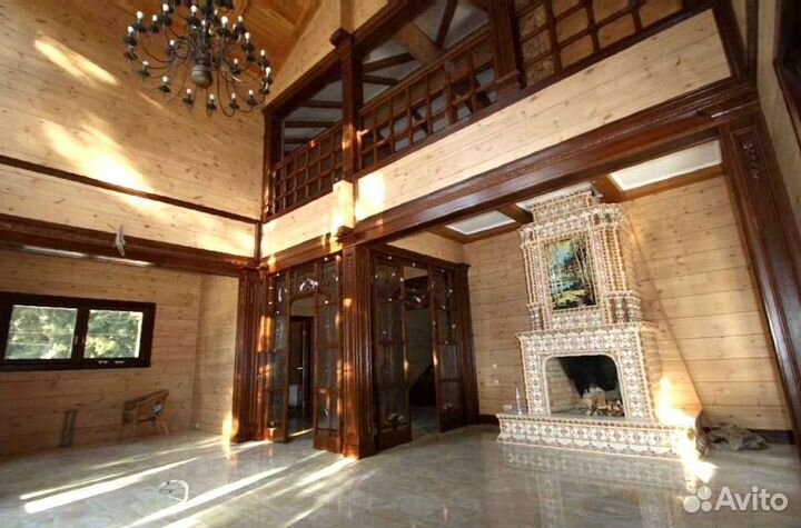 Деревянный потолок из массива дерева