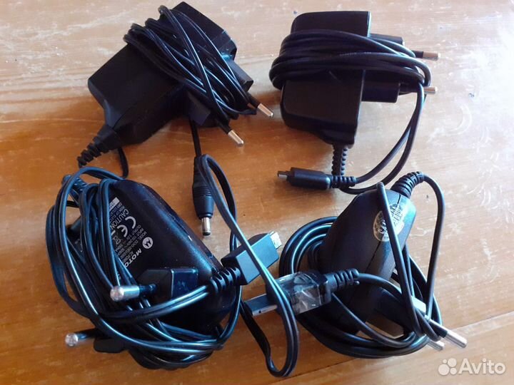 Зарядки и наушники б/у