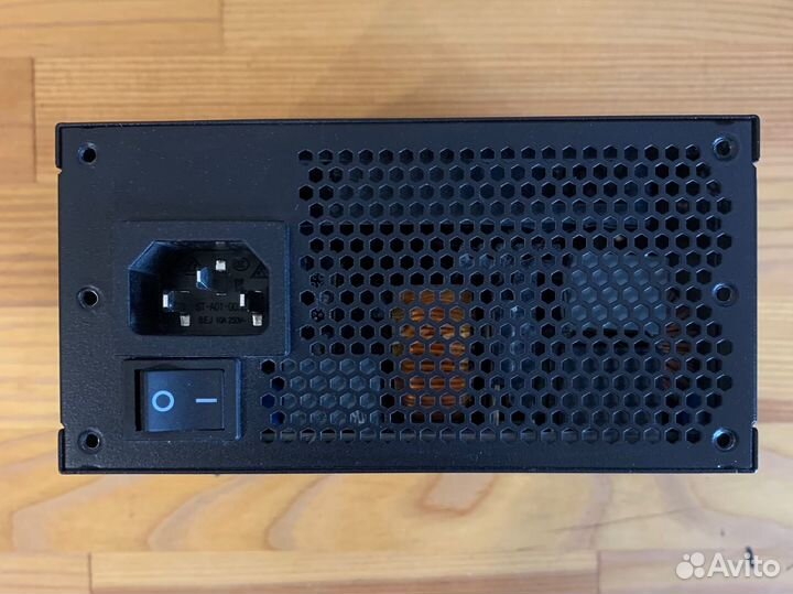 Блок питания thermaltake 550w sfx 80+gold