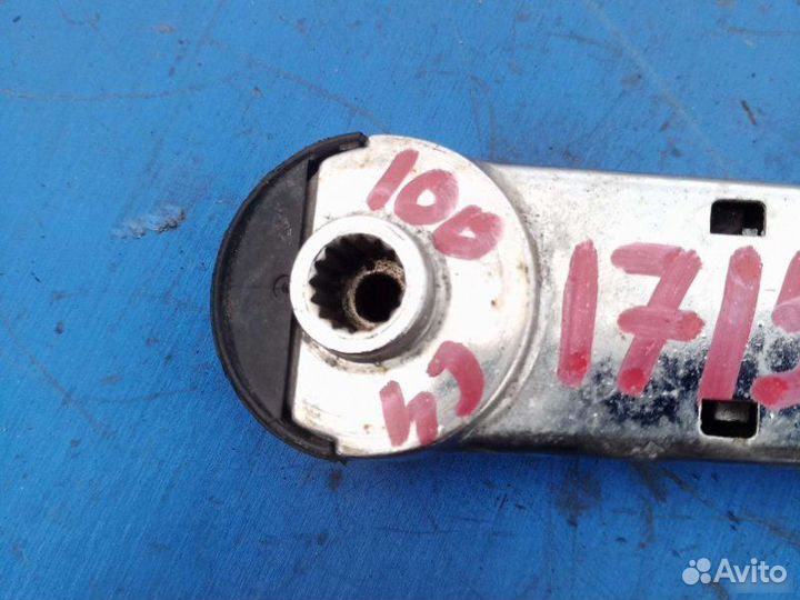 Ручка стеклоподъемника Audi 100 седан 2.8 AAH 1993