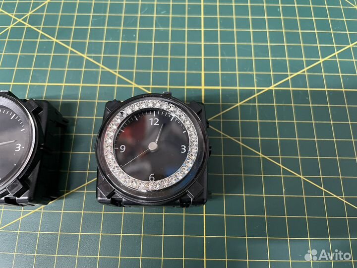 Часы Volkswagen Passat B8