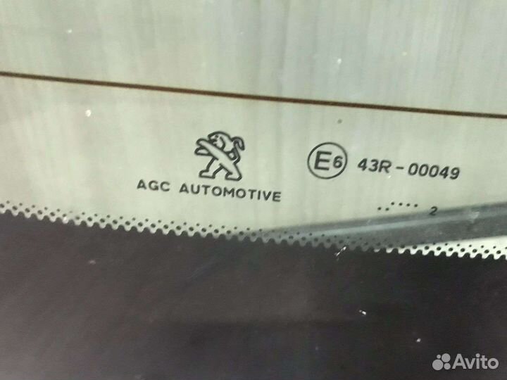 Задние стекло Peugeot 408
