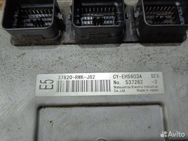 Блок управления двс Honda Stream RN6 R18A 2008