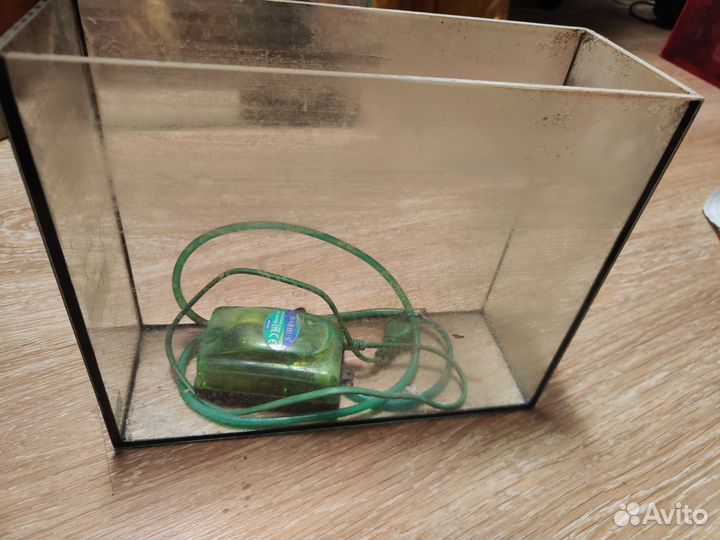 Отдам бесплатно аквариум