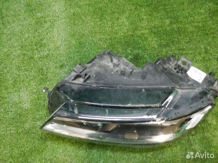 Фара левая Volkswagen Tiguan