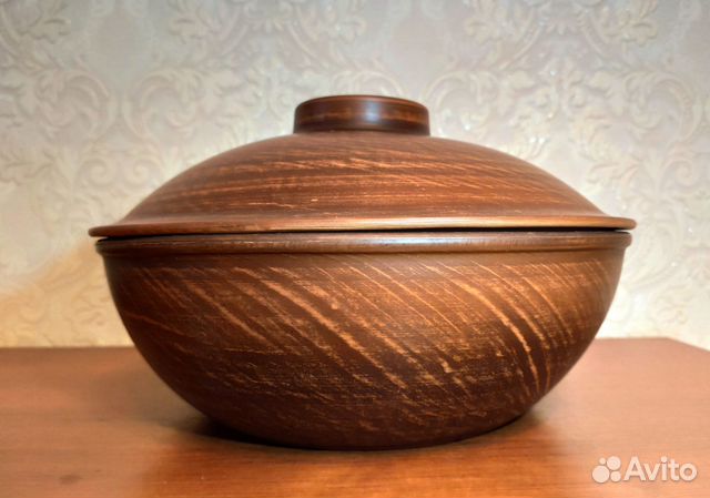 Глиняная жаровня с крышкой