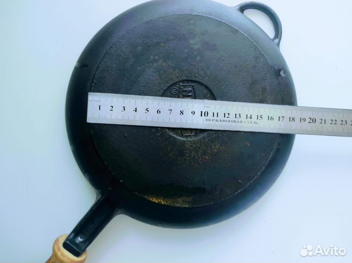 Чугунная сковорода блинная