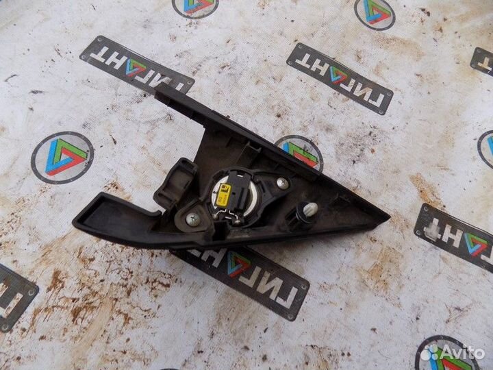 Крышка зеркала внутренняя правая Pajero/Montero (V