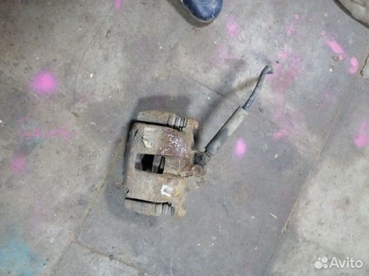 Суппорт тормозной передний правый Citroen C4