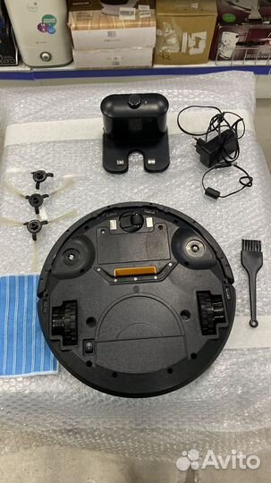 Робот-пылесос Redmond RV-R300 Black