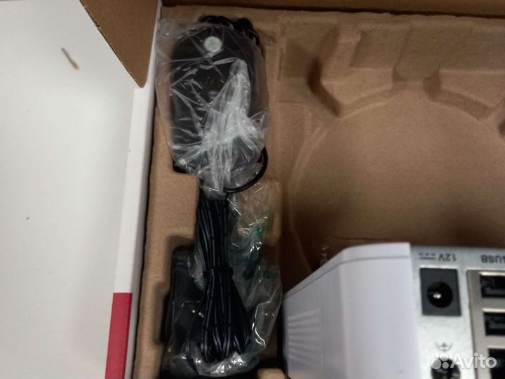 Регистратор + 4 камеры 5Мп HiWatch новый