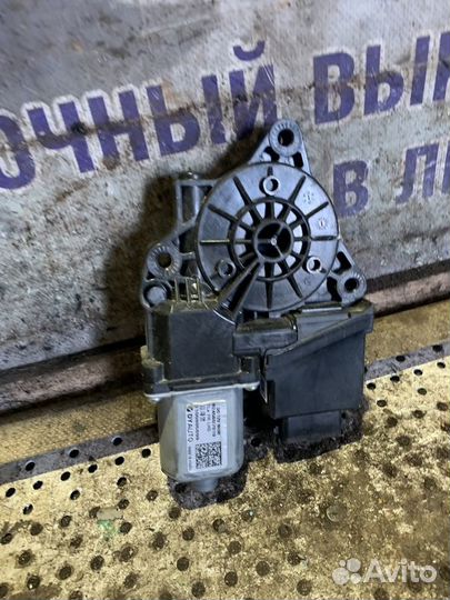 Мотор стеклоподъемника Hyundai Tucson 3 (TL)