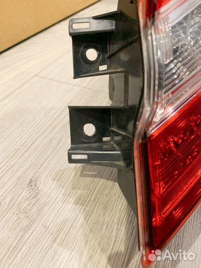 Toyota camry v70 фонарь оригинал