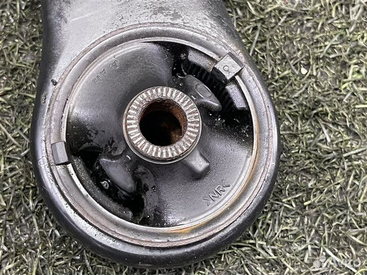 Рычаг подвески нижний передний правый Toyota