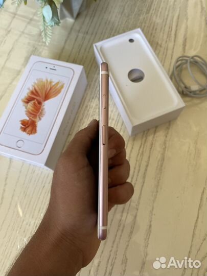Телефон iPhone 6s