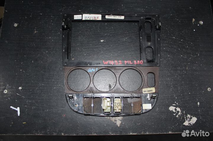 Накладка центральной панели Mercedes ML-Class W163