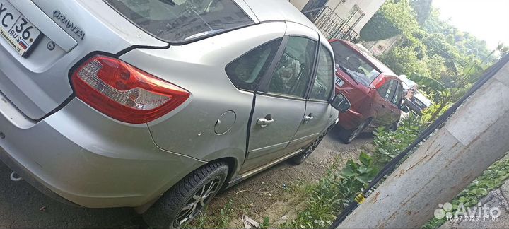 LADA Granta 1.6 AT, 2014, битый, 67 000 км