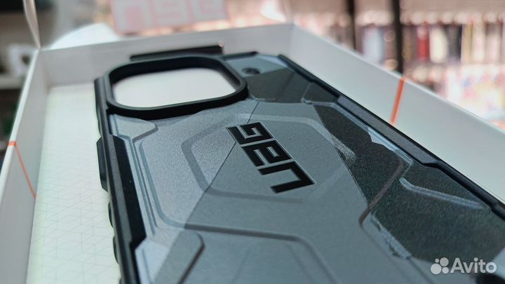 Чехол для iPhone 15 Pro UAG беспроводная зарядка