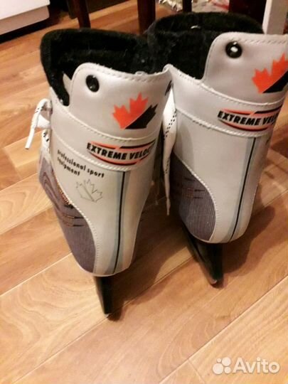 Коньки хоккейные