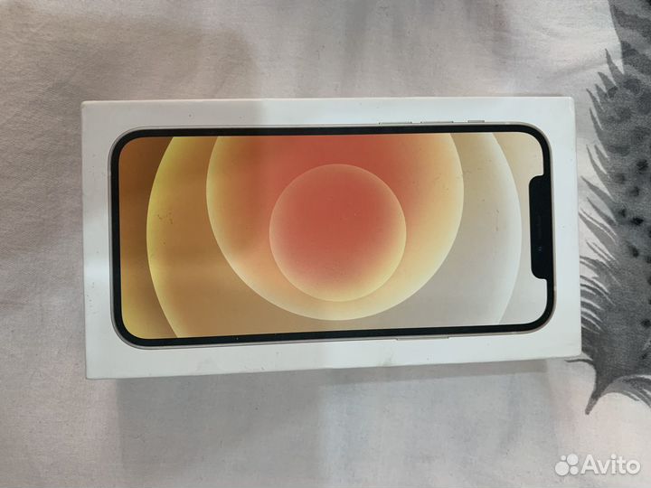 Коробка от iPhone 12