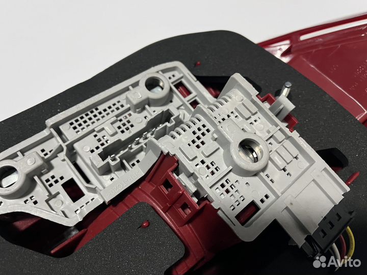 Правый задний фонарь Mercedes w204 рестайл новый