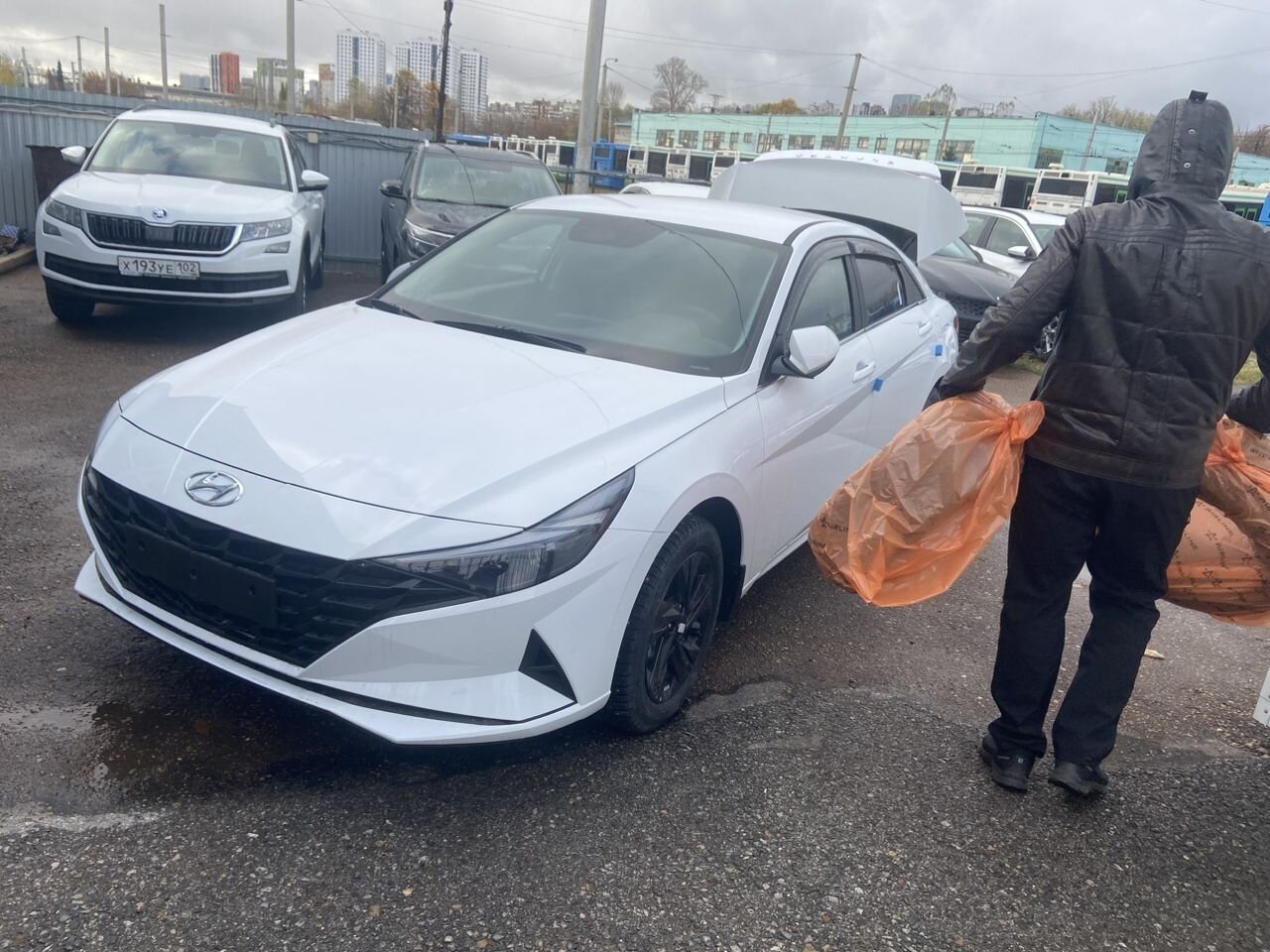 Hyundai Elantra: фото владельца