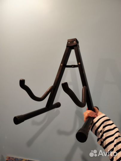 Стойка для гитары