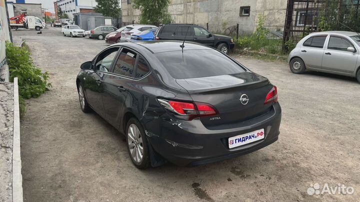 Регулятор давления топлива Opel Astra (J) 13372635