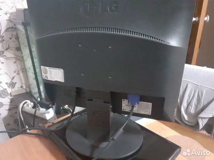 Монитор LG