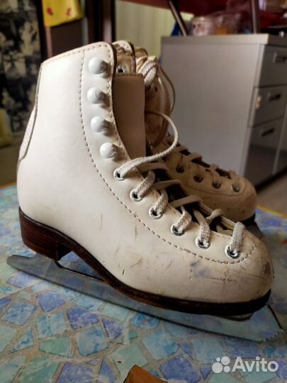 Фигурные коньки wifa (EU 28LL) (оригинал)