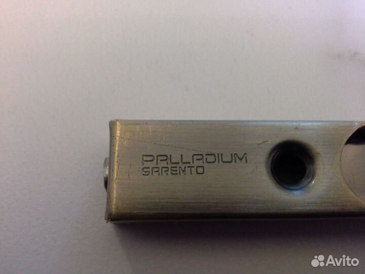 Мебельная фурнитура ригель / шпингалет