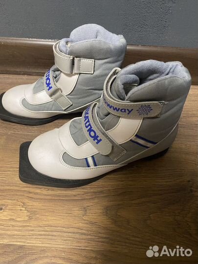 Лыжные ботинки