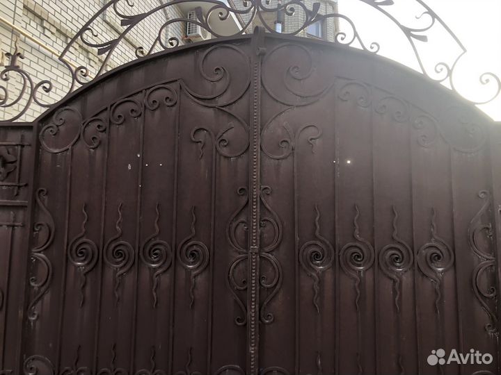 Ворота распашные кованые