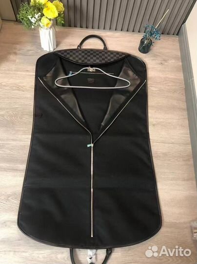 Чехол для мужского костюма