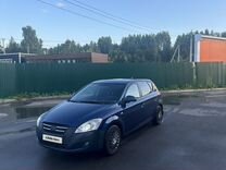 Kia Ceed 1.6 AT, 2009, 298 000 км, с пробегом, цена 560 000 руб.