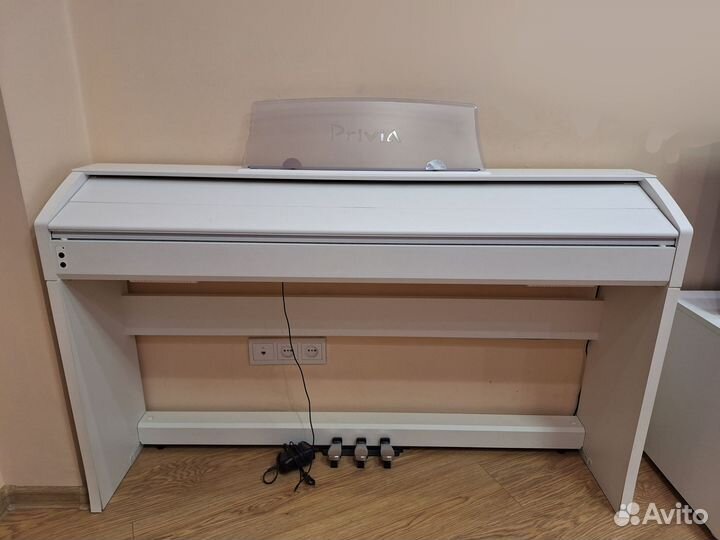 Цифровое пианино Casio Privia PX-760 белое